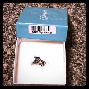 Premier arrow ring